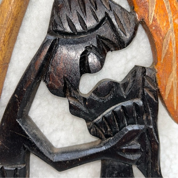 Jamaica carved wood couple kissing under a coconut tree 15" folkart - Picture 5 of 11